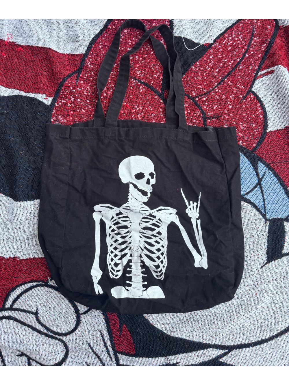 BLACK WHITE SKELETON METAL HAND GRAPHIC TOTE BAG